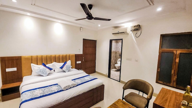 Imagen de la habitación del Hotel THE MAJESTIC GRAND. Foto 10