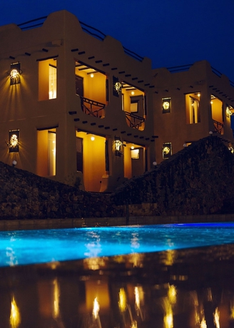 Imagen de la piscina del Hotel THE MARIDADI HOTEL. Foto 17