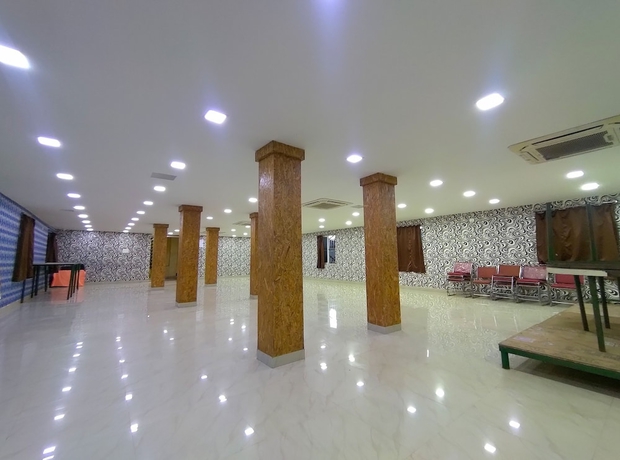 Imagen de los interiores del Hotel THE MIDLAND, Bhubaneshwar. Foto 16
