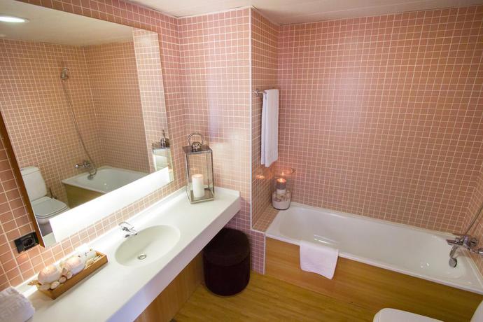 Imagen de la habitación del Hotel THE ONE Grand Hotel da Póvoa. Foto 8