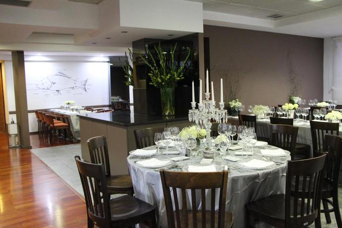 Imagen del bar/restaurante del Hotel THE ONE Grand Hotel da Póvoa. Foto 2