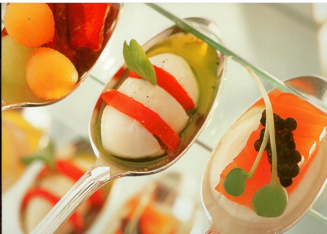 Imagen del bar/restaurante del Hotel THE RAJ PALACE. Foto 8