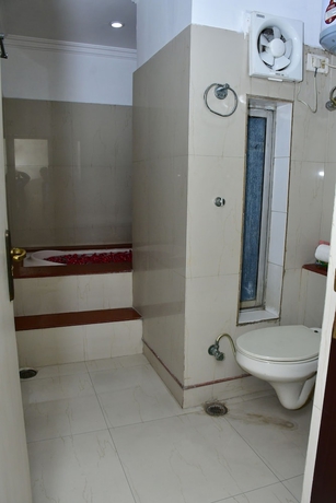 Imagen de la habitación del Hotel THE RASS HOTEL. Foto 11