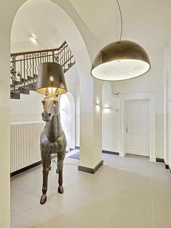 Imagen de los interiores del Hotel THE RED - Living Suites by the Rhine. Foto 19