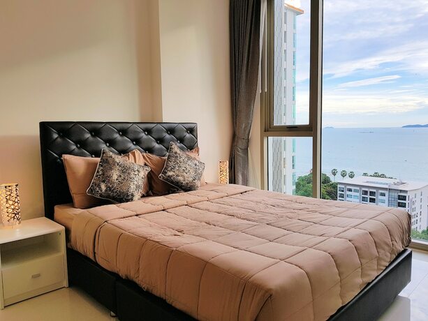 Imagen general del Hotel THE RIVIERA WONGAMAT BY PATTAYA HOLIDAY. Foto 3
