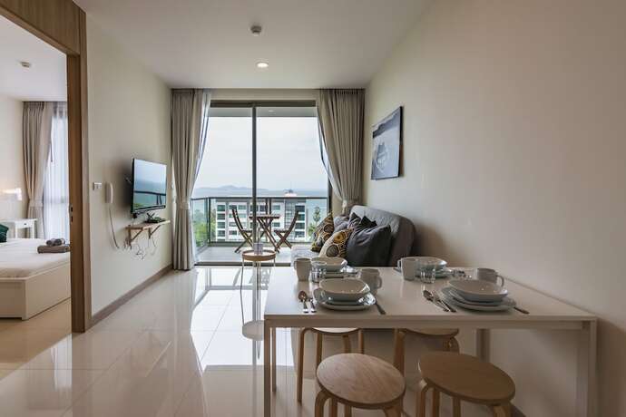 Imagen general del Hotel THE RIVIERA WONGAMAT BY PATTAYA HOLIDAY. Foto 7