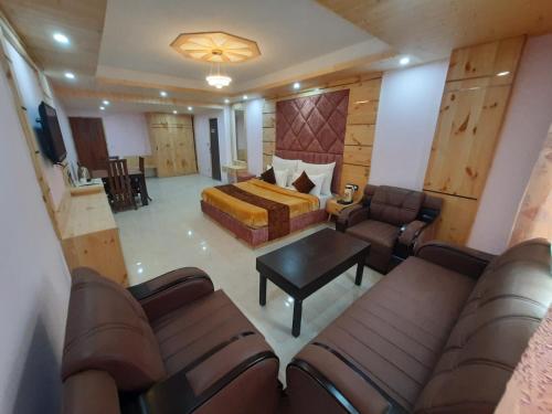Imagen general del Hotel THE ROYAL GRAND, Manali. Foto 11