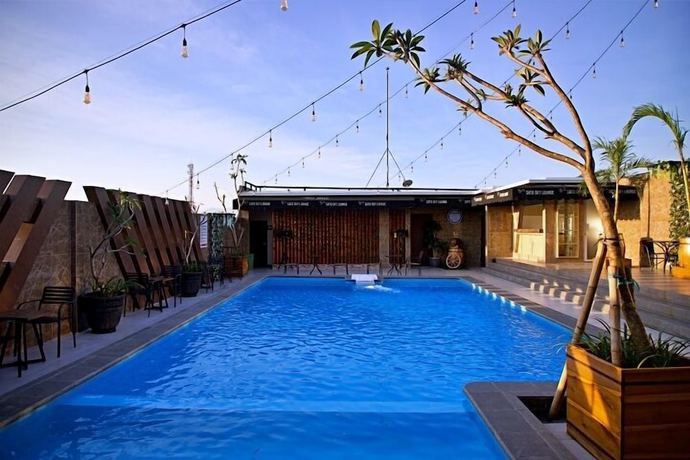 Imagen de la piscina del Hotel THE SATO HOTEL. Foto 19