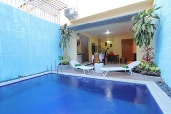 Imagen general del Hotel THE SESARI JIMBARAN. Foto 2
