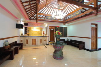 Imagen de los exteriores del Hotel THE SESARI JIMBARAN. Foto 13