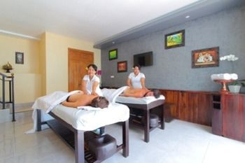 Imagen de los interiores del Hotel THE SESARI JIMBARAN. Foto 16