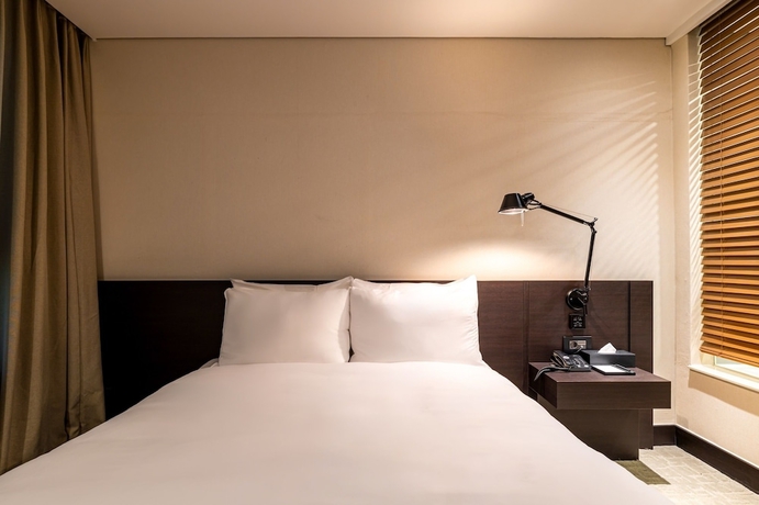 Imagen de la habitación del Hotel THE SKY HOTEL. Foto 13