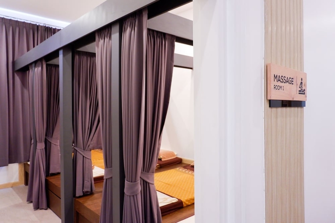 Imagen de la piscina del Hotel THE SQUARE 101. Foto 18