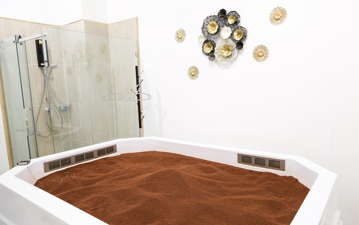 Imagen de la piscina del Hotel THE SQUARE 101. Foto 19