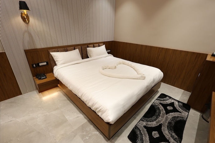Imagen de la habitación del Hotel THE SRM CRYSTAL. Foto 9