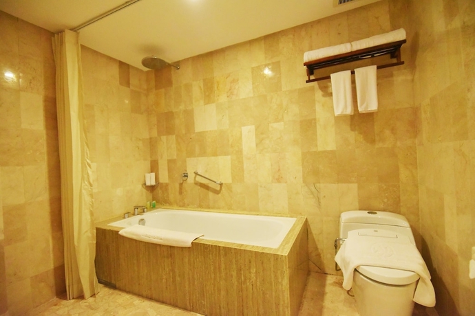 Imagen de la habitación del Hotel THE SYA Regency Palu by SoASIA. Foto 18