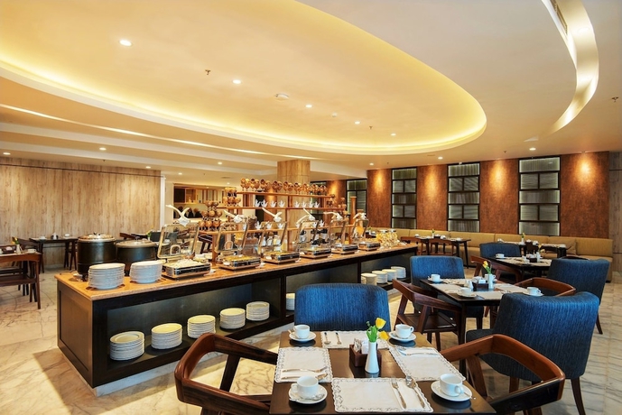 Imagen del bar/restaurante del Hotel THE SYA Regency Palu by SoASIA. Foto 3