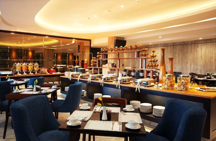 Imagen del bar/restaurante del Hotel THE SYA Regency Palu by SoASIA. Foto 4