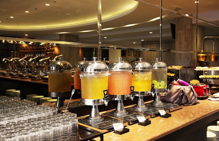 Imagen del bar/restaurante del Hotel THE SYA Regency Palu by SoASIA. Foto 5