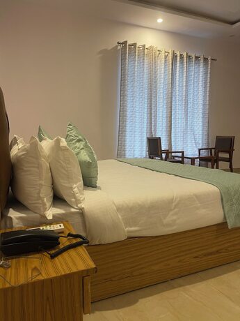 Imagen de la habitación del Hotel THE WHITE OAK CORBETT SPA and RESORT. Foto 15