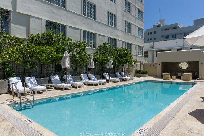 Imagen de la piscina del Hotel TIDES SOUTH BEACH. Foto 8