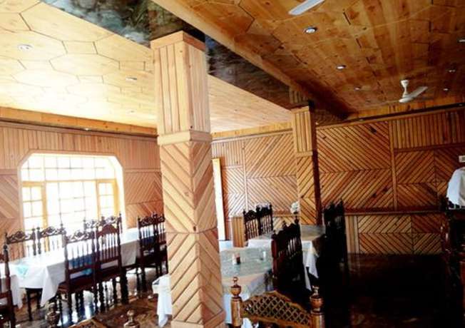 Imagen del bar/restaurante del Hotel TIH Caravan Sarai. Foto 5