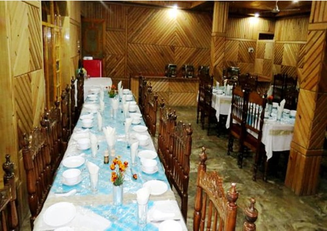 Imagen del bar/restaurante del Hotel TIH Caravan Sarai. Foto 6