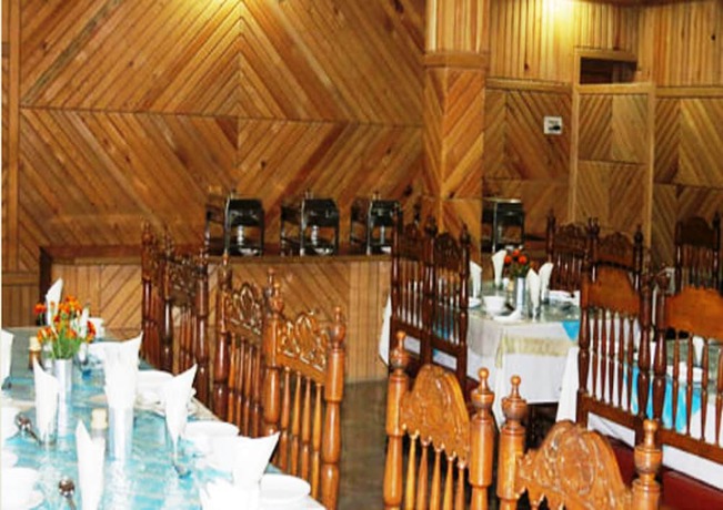 Imagen del bar/restaurante del Hotel TIH Caravan Sarai. Foto 7