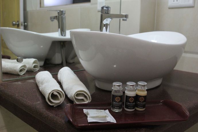 Imagen de la habitación del Hotel TIH Chonjor Residency. Foto 11