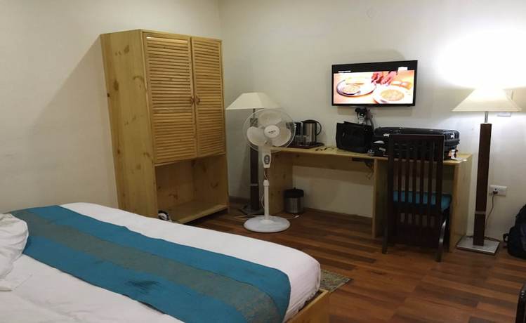 Imagen de la habitación del Hotel TIH Chonjor Residency. Foto 15