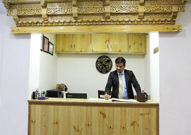 Imagen de los interiores del Hotel TIH Chonjor Residency. Foto 20