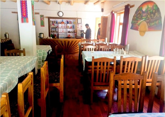 Imagen del bar/restaurante del Hotel TIH Desert Oasis Camp - Hunder. Foto 5