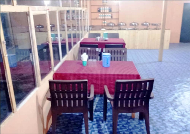 Imagen del bar/restaurante del Hotel TIH Julley World Camp. Foto 5