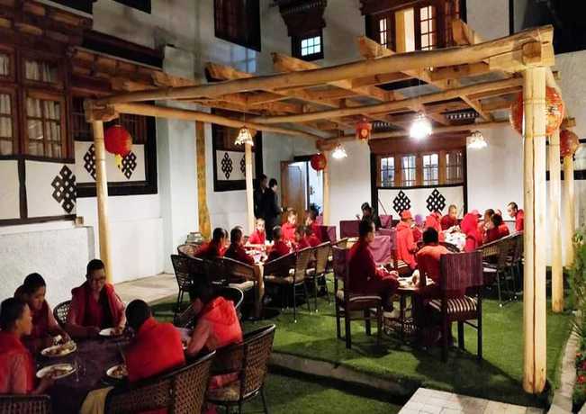 Imagen del bar/restaurante del Hotel TIH Namra Village - Temisgam. Foto 7