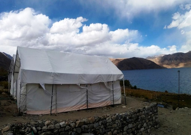 Imagen de los interiores del Hotel TIH The Norling Camp - Pangong. Foto 16