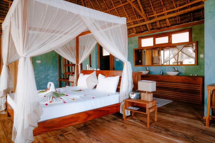 Imagen de la habitación del Hotel TIKI Beach Club and Resort. Foto 13