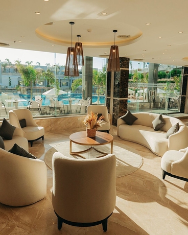 Imagen de los interiores del Hotel TIME Marina North Coast. Foto 12