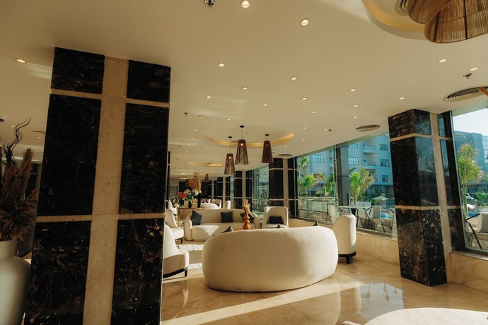Imagen de los interiores del Hotel TIME Marina North Coast. Foto 13
