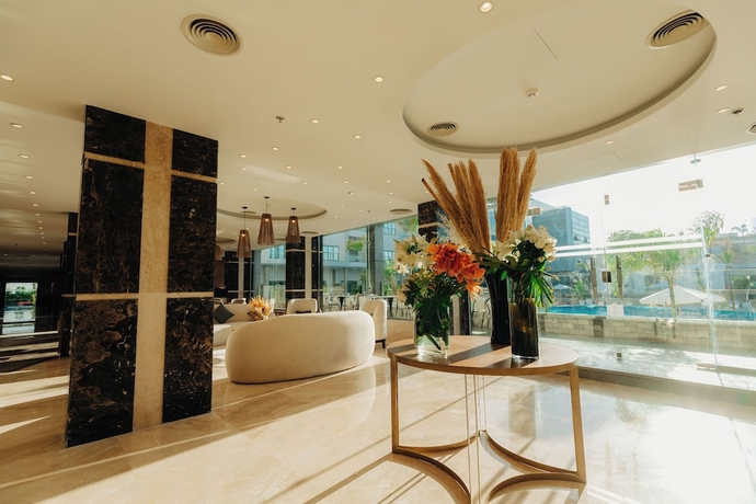 Imagen de los interiores del Hotel TIME Marina North Coast. Foto 14