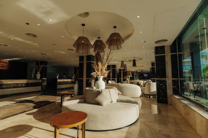 Imagen de los interiores del Hotel TIME Marina North Coast. Foto 16
