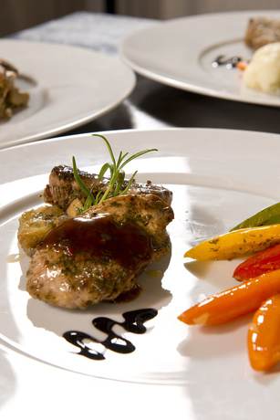 Imagen del bar/restaurante del Hotel TIPTOP Hirt. Foto 6