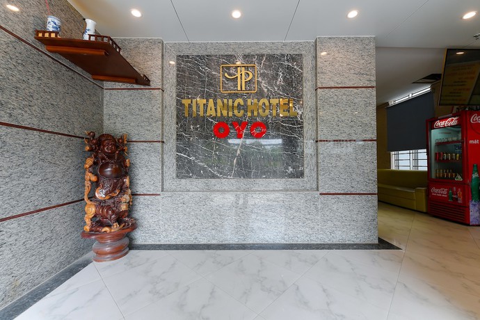 Imagen de los interiores del Hotel TITANIC HOTEL. Foto 17