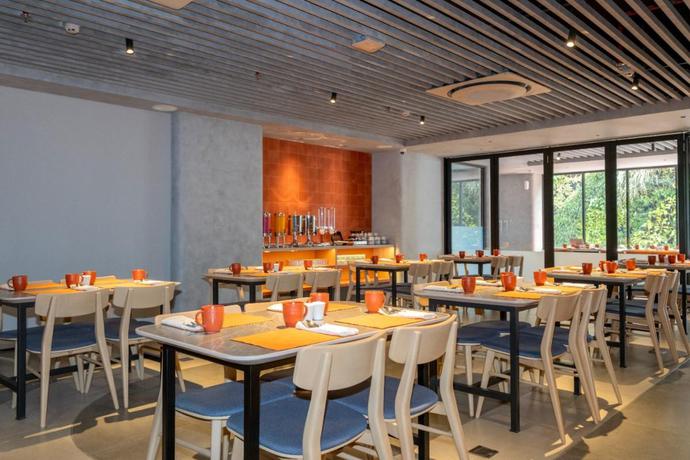 Imagen del bar/restaurante del Hotel TMG Tebet, Marclan Collection. Foto 2