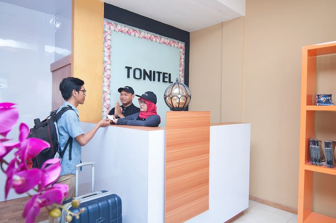 Imagen de los interiores del Hotel TONITEL Malioboro Yogyakarta - Hostel. Foto 15