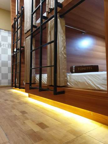 Imagen de los interiores del Hotel TONITEL Malioboro Yogyakarta - Hostel. Foto 18