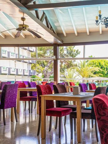 Imagen del bar/restaurante del Hotel TRANSATLANTIK BEACH BELDİBİ. Foto 18