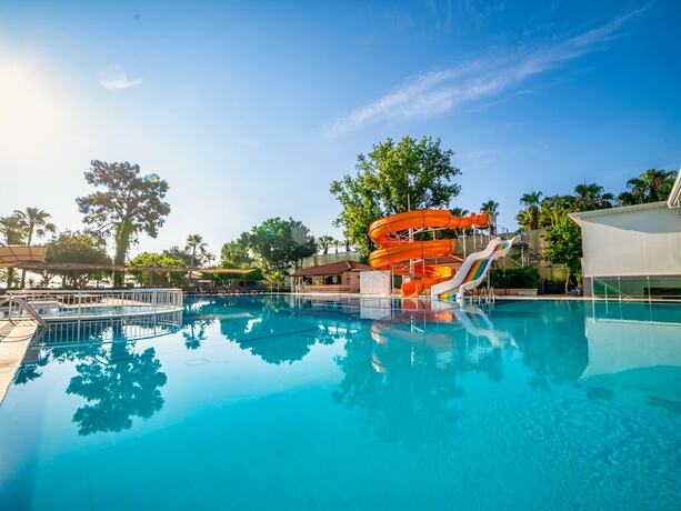 Imagen general del Hotel TRANSATLANTIK BEACH BELDİBİ. Foto 3