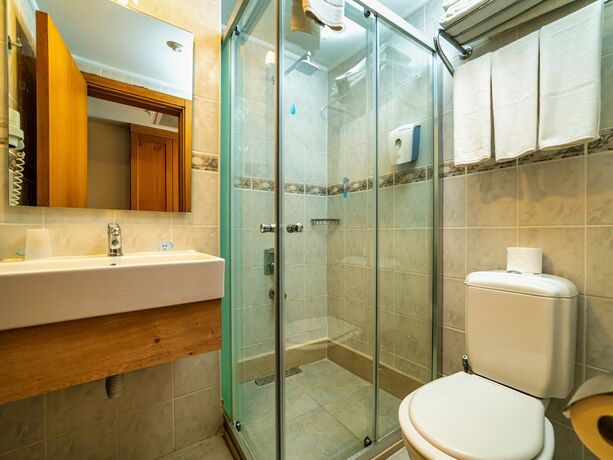 Imagen general del Hotel TRANSATLANTIK BEACH BELDİBİ. Foto 8