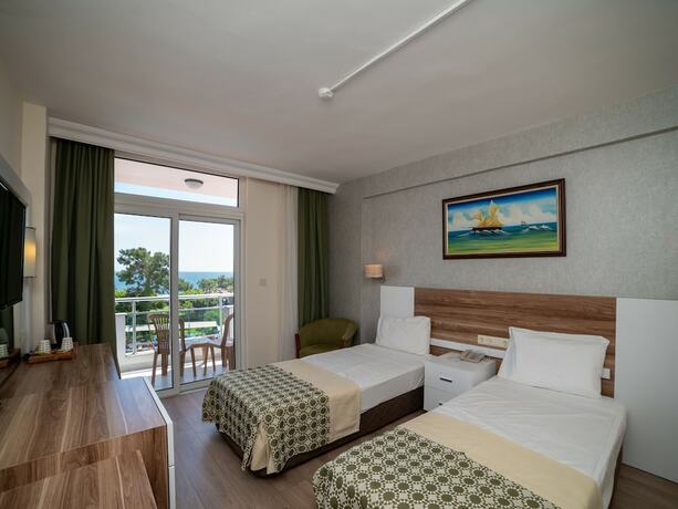 Imagen de la habitación del Hotel TRANSATLANTIK BEACH BELDİBİ. Foto 22
