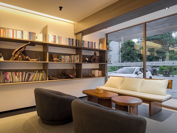 Imagen de los interiores del Hotel TRAVEL TREE INN. Foto 13